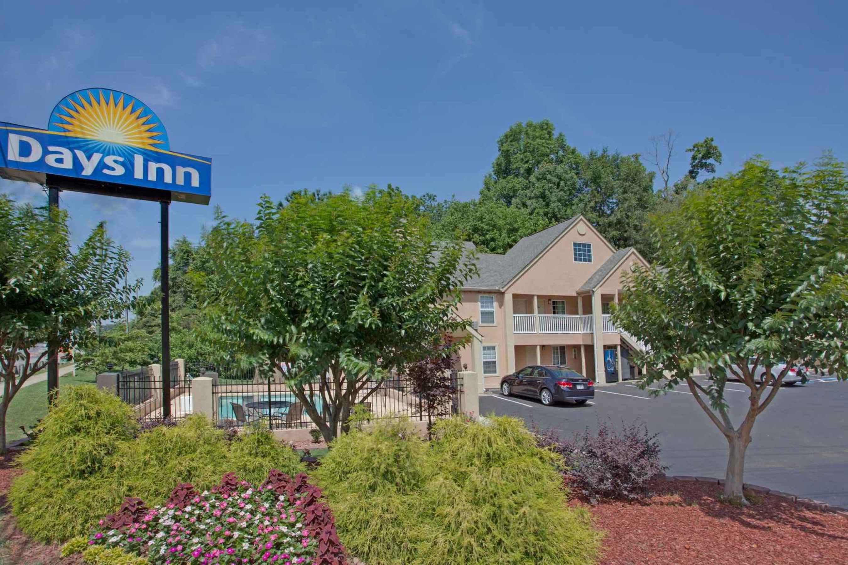Travelodge By Wyndham Canton-Livonia Area, Mi Экстерьер фото