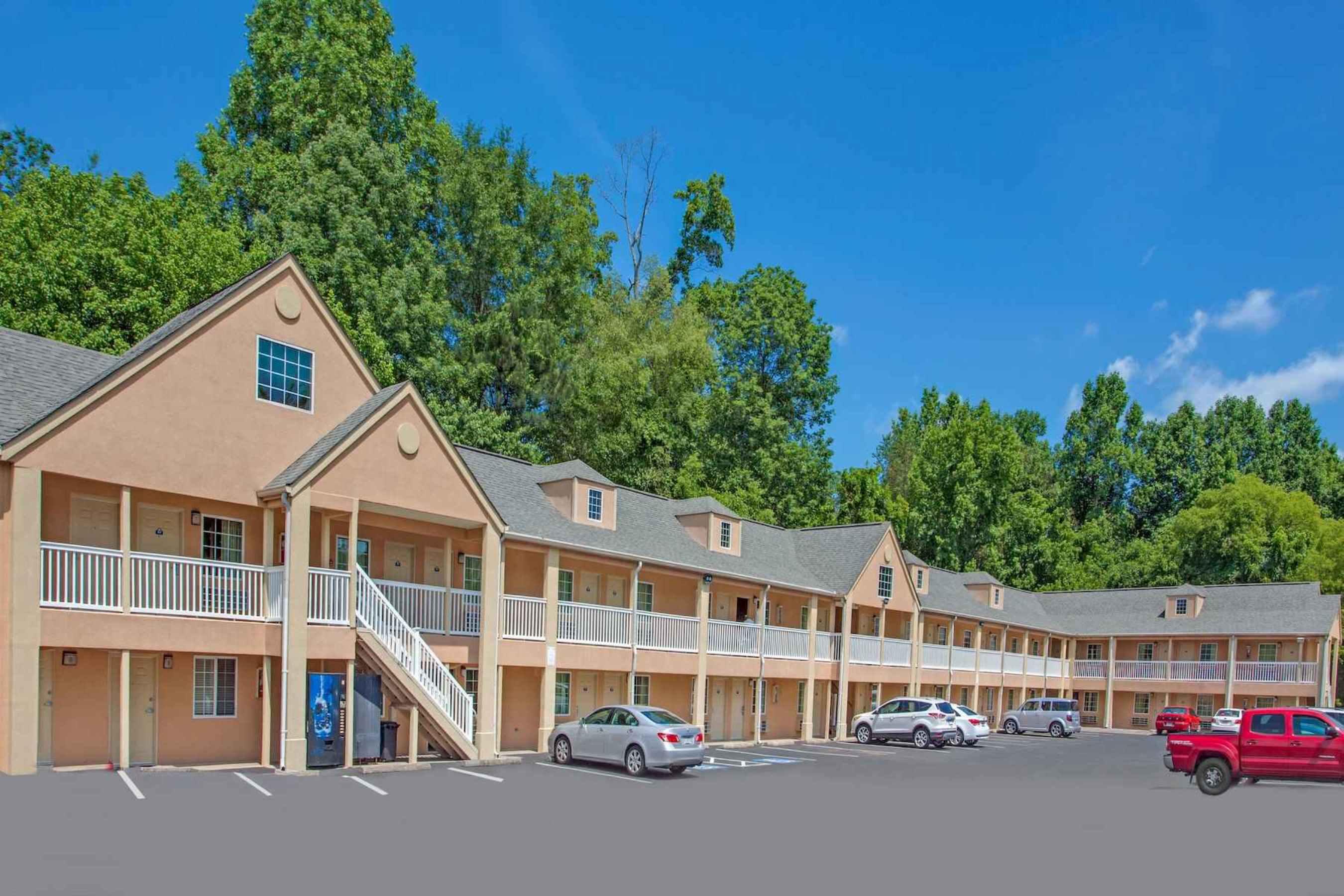 Travelodge By Wyndham Canton-Livonia Area, Mi Экстерьер фото
