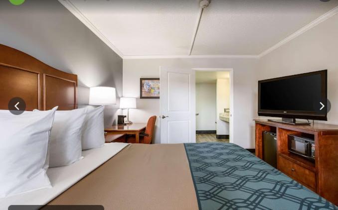 Travelodge By Wyndham Canton-Livonia Area, Mi Экстерьер фото