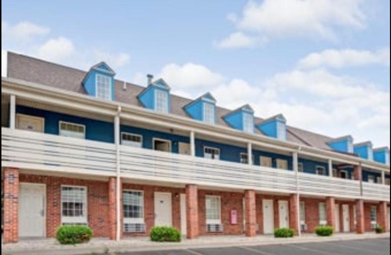 Travelodge By Wyndham Canton-Livonia Area, Mi Экстерьер фото