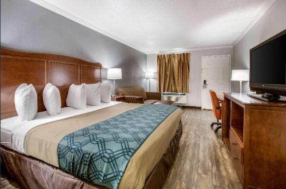 Travelodge By Wyndham Canton-Livonia Area, Mi Экстерьер фото